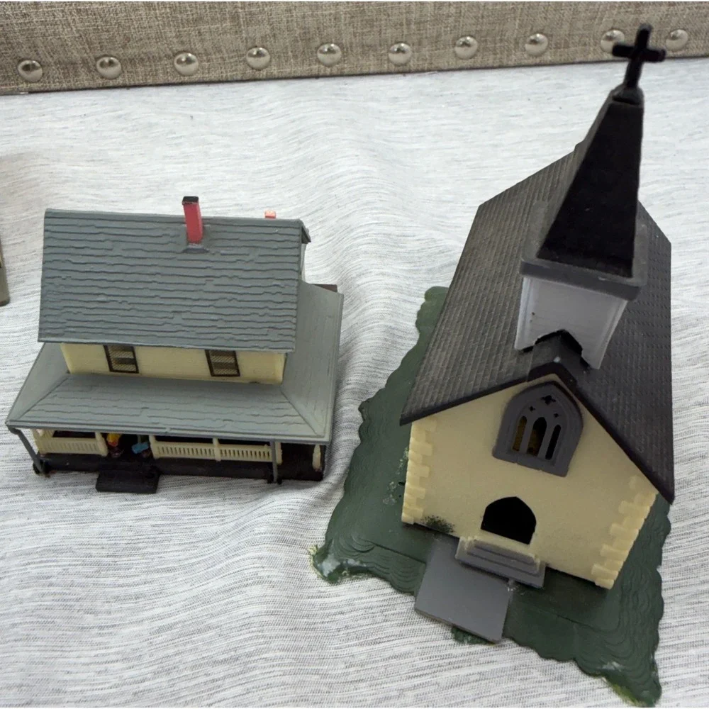 Vintage N Scale Model Train Buildings Lot Town Scenery Auto Shop Bank Church